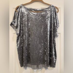 Cable & Gauge Velvety Gray PeekA-Boo Short Sleeve 3X Blouse.              2837-E